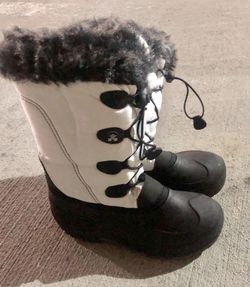 Kamik girls Snowgypsy winter boots size 4