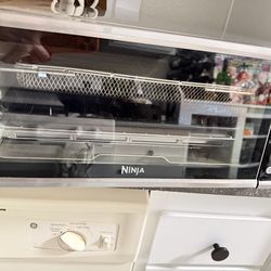 Moving sales -NINJA AIR FRYER