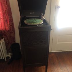 Edison Victrolia Record Player