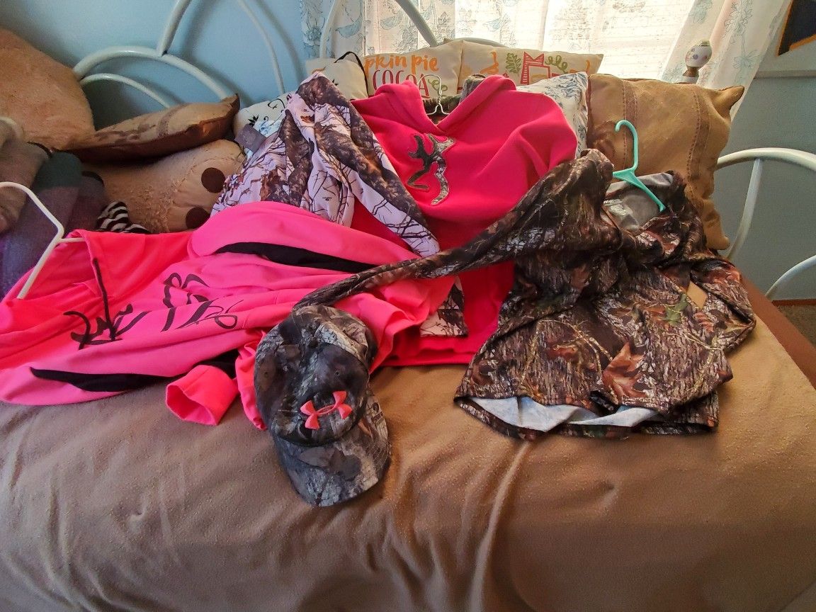 Womens Camo lot