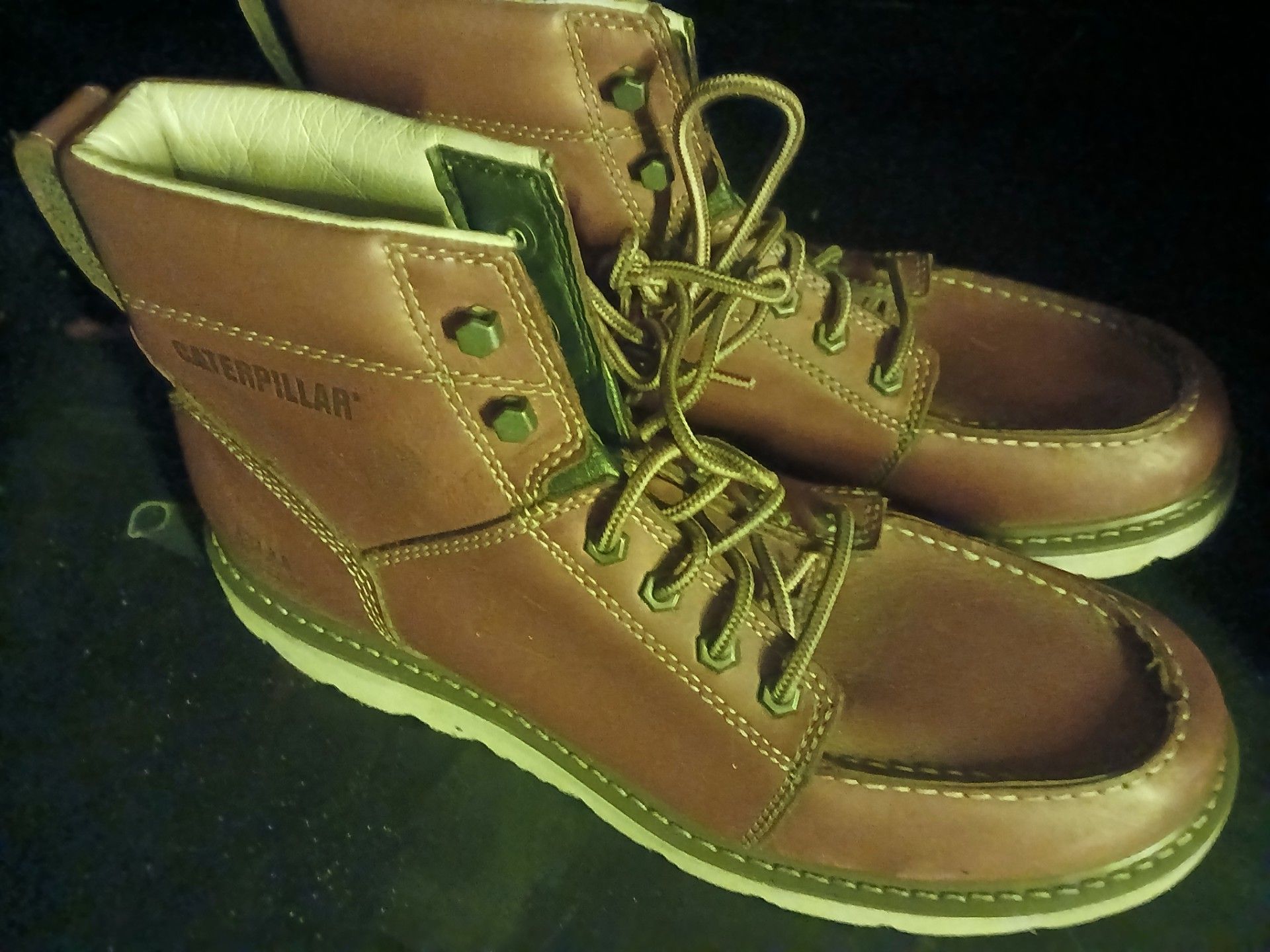 Botas #12 carterpillar cafe