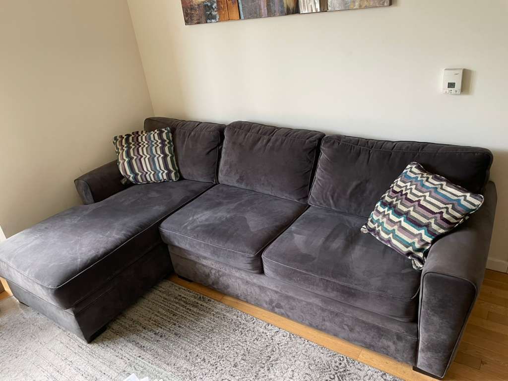 Gray Sectional Sofa with Full Pull-Out Bed – Excellent Condition