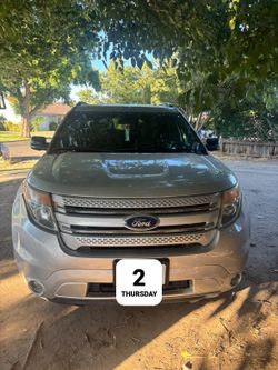 2012 Ford explorer