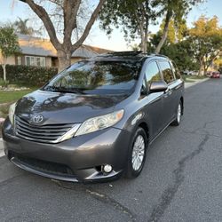 2012 Toyota Sienna
