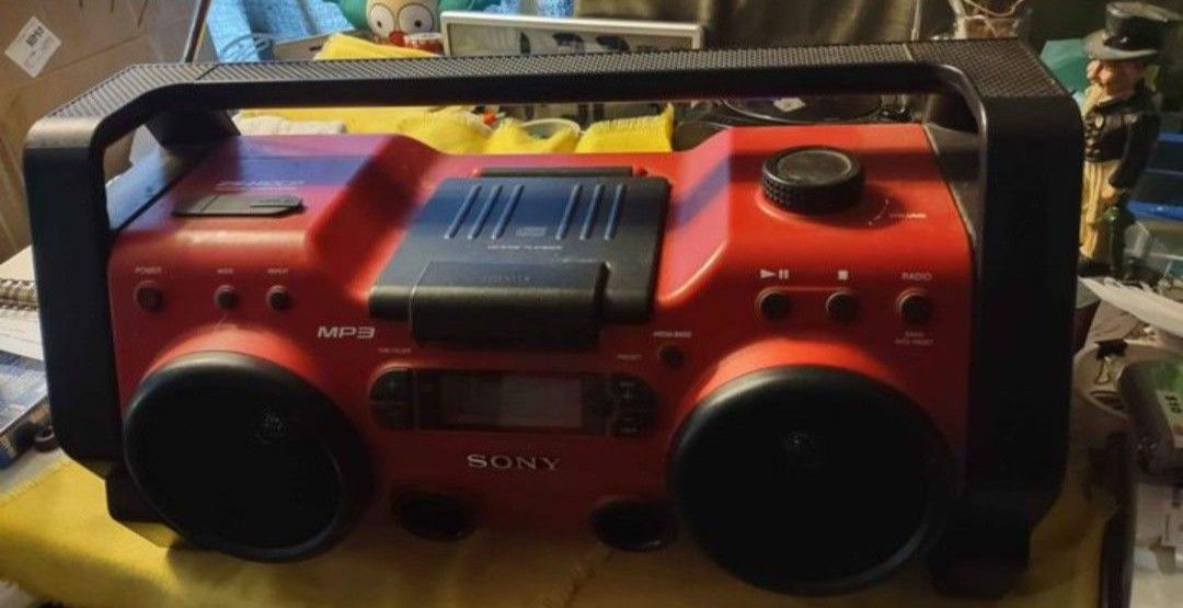 Very Nice Sony Boombox Construction Box Read Full Description