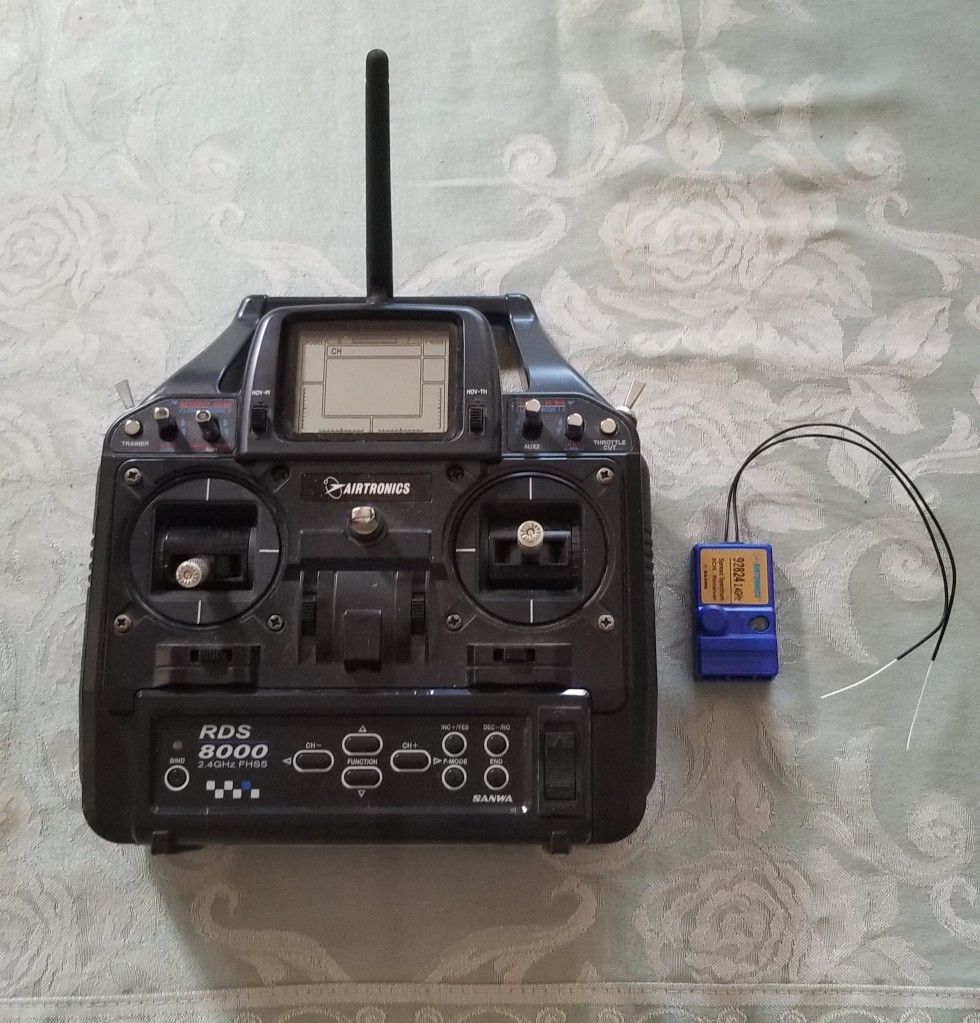 AIRTRONICS RDS8000 2.4GHZ FHSS CONTROLLER