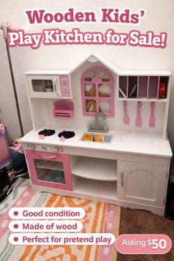 Wooden kids’ play kitchen