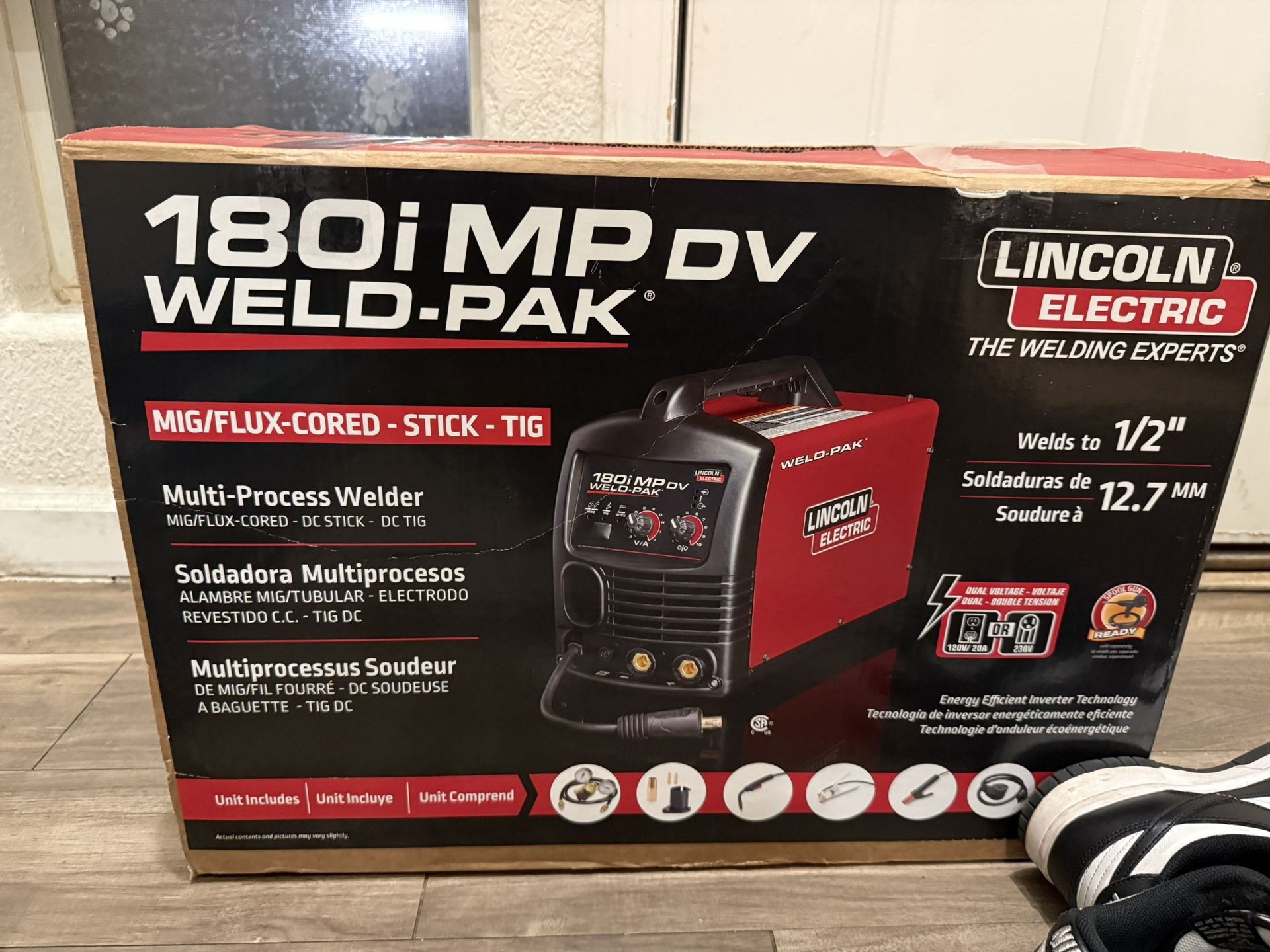Lincoln Electric 180 Amp Weld-Pak 180i Multi-Process Stick/MIG/Flux-Core/TIG, 120V or 230V Aluminum Welder with Spool Gun sold separately