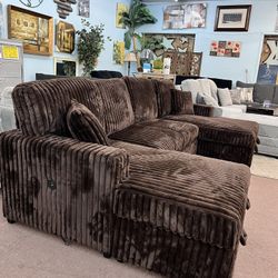🚚Flash Deal🚚Brand New Fluffy Corduroy Sectional With Pull Out Bed And Charger Plus Storage Chaise $1100, Finance Available, Delivery Available 