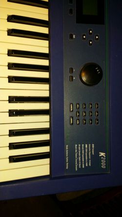 Kurzweil KV2000 Synthesizer Blue