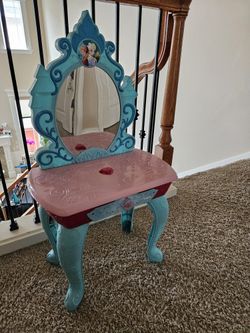Disney Frozen Vanity