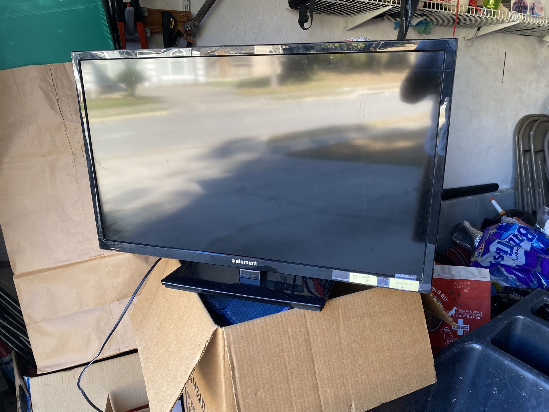 32” Element TV
