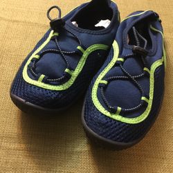 OXIDE Boys Size 3 / Water Sock