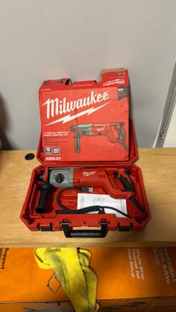 Milwaukee 8 Amp Corded 1 in. SDS D-Handle Rotary Hammer