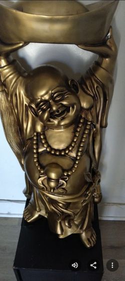 Great condition color is gold sizes 3 ft
