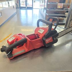 Milwaukee Chainsaw w battery and charger