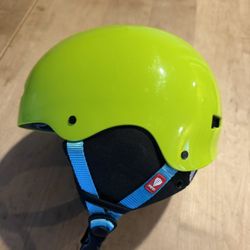 Red Trace ll Ski Snowboard Helmet Adult Medium 57-59 Excellent Condition!