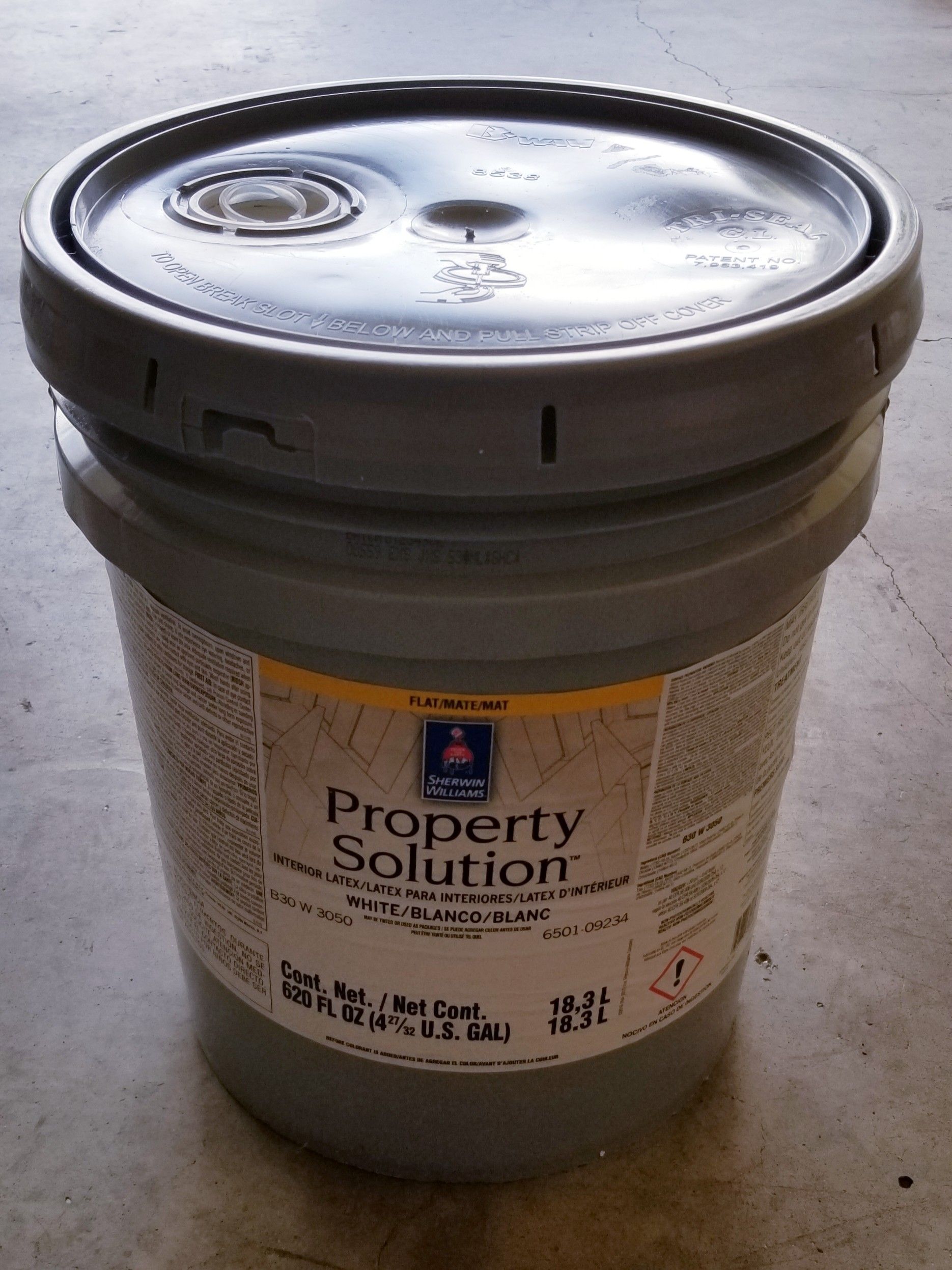 Sherwin Williams Interior Latex Flat Paint pintura WHITE color bucket for Sale in Dallas, TX