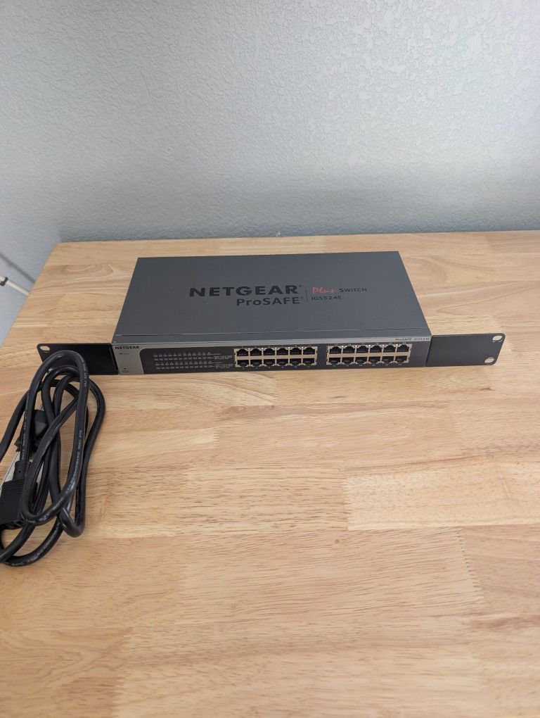 NETGEAR 24-Port Gigabit Ethernet Plus Switch (JGS524E) - Managed, Desktop or Rackmount