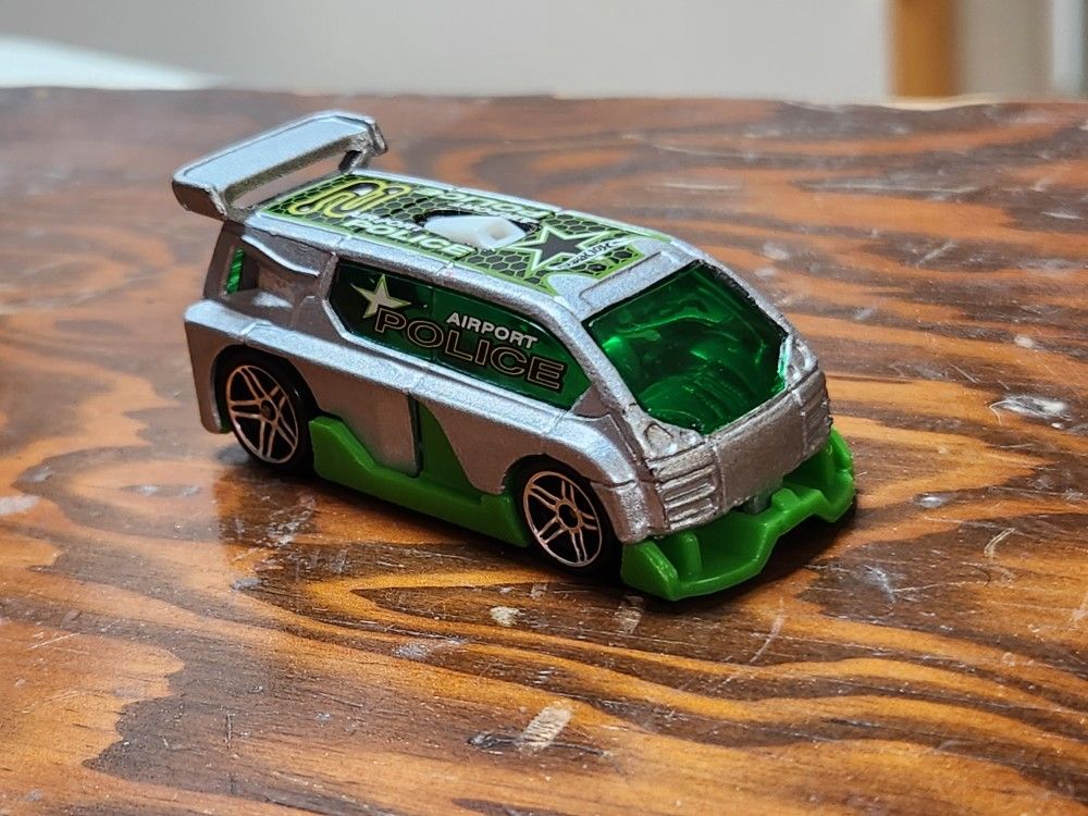 Hyperliner Airport Police Hot Wheels