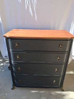 Stunning 4-Drawer Vintage Dresser – Refurbished Black & Natural Wood