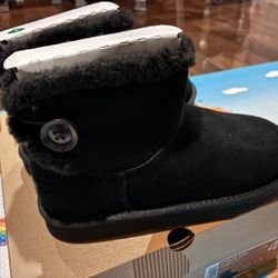 Koolaburra Ugg Boots (Big Kid Size 4)-NEW