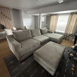 Couch (Living Spaces 2022)