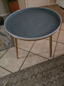 Side decorative table