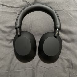 Sony XM5 Headphones