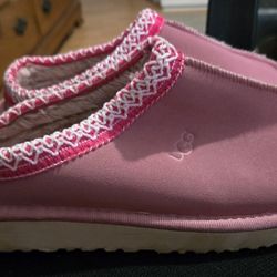 UGG 