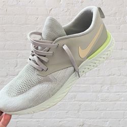 Nike Women's Odyssey React Flyknit 2 Running Shoes Grey/Green Size 10