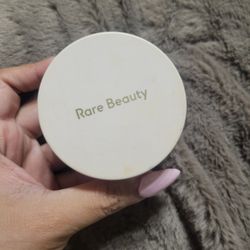 RARE BEAUTY SETTING POWDER 