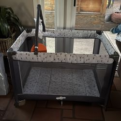 Pamobabe pack and play/sleep play pin