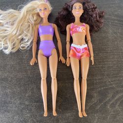 Set of 2 11” Barbie dolls