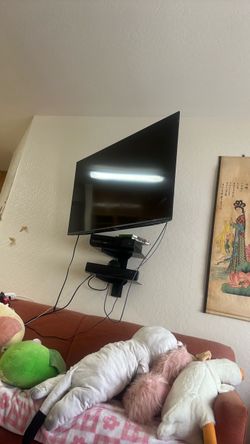 55in TCL TV and wall mount