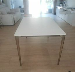 West Elm Canto Quartz Dining Table for Sale in Miami Beach FL