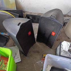 Fendor Speakers With Amp