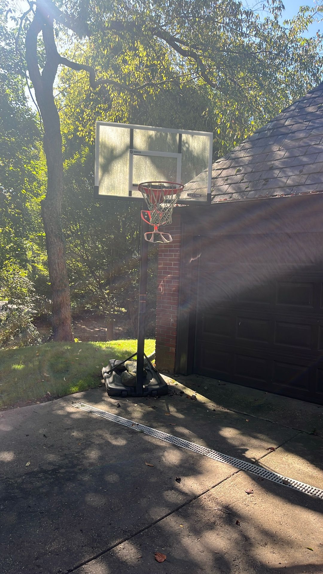 Basketball Hoop $40 Barely Used