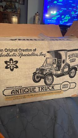 Michters Whiskey Ice Cream Truck Decanter. Empty