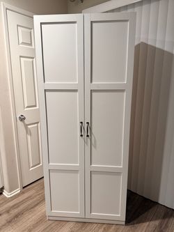 Kitchen pantry/cabinet