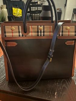 Nice big purse with many compartments