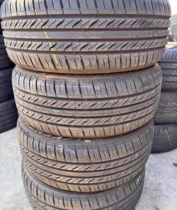 205/60/16 Sentury Set de Tires con 80% de vida las 4