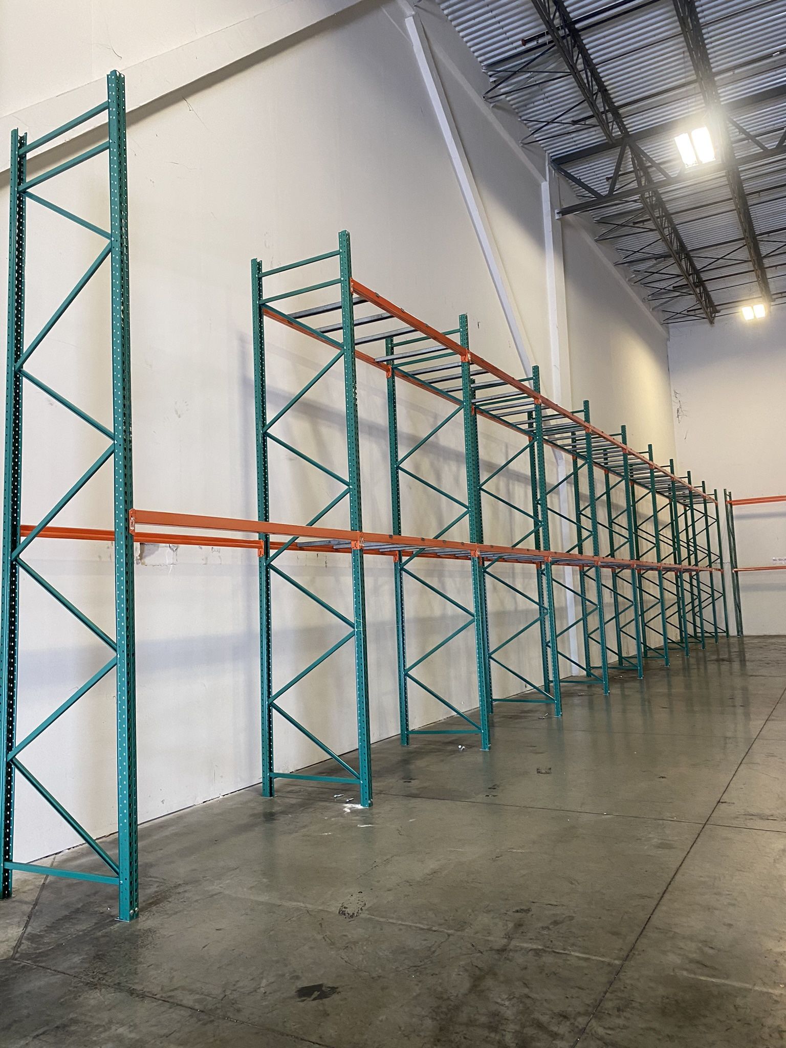 PALLET RACKS POSITION NEW AND USED CONDITION