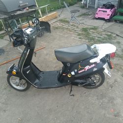 Hi I'm Selling My Rad Scooter