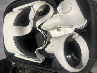 Oculus Quest 2  Like New 