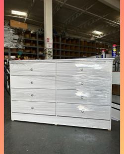 8 drawers dresser / Eight drawers dresser / Cajonera