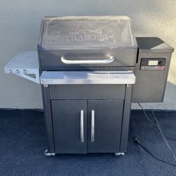 Bbq/ Silverton 620 Pellet Grill/ grill/ Traeger/ Smoker/ Traeger Grill/ Backyard/ cooking