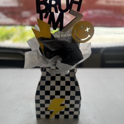 Bruh I’m 7 Centerpieces 