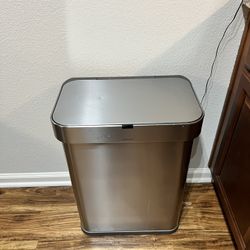 Automatic Trash Can 