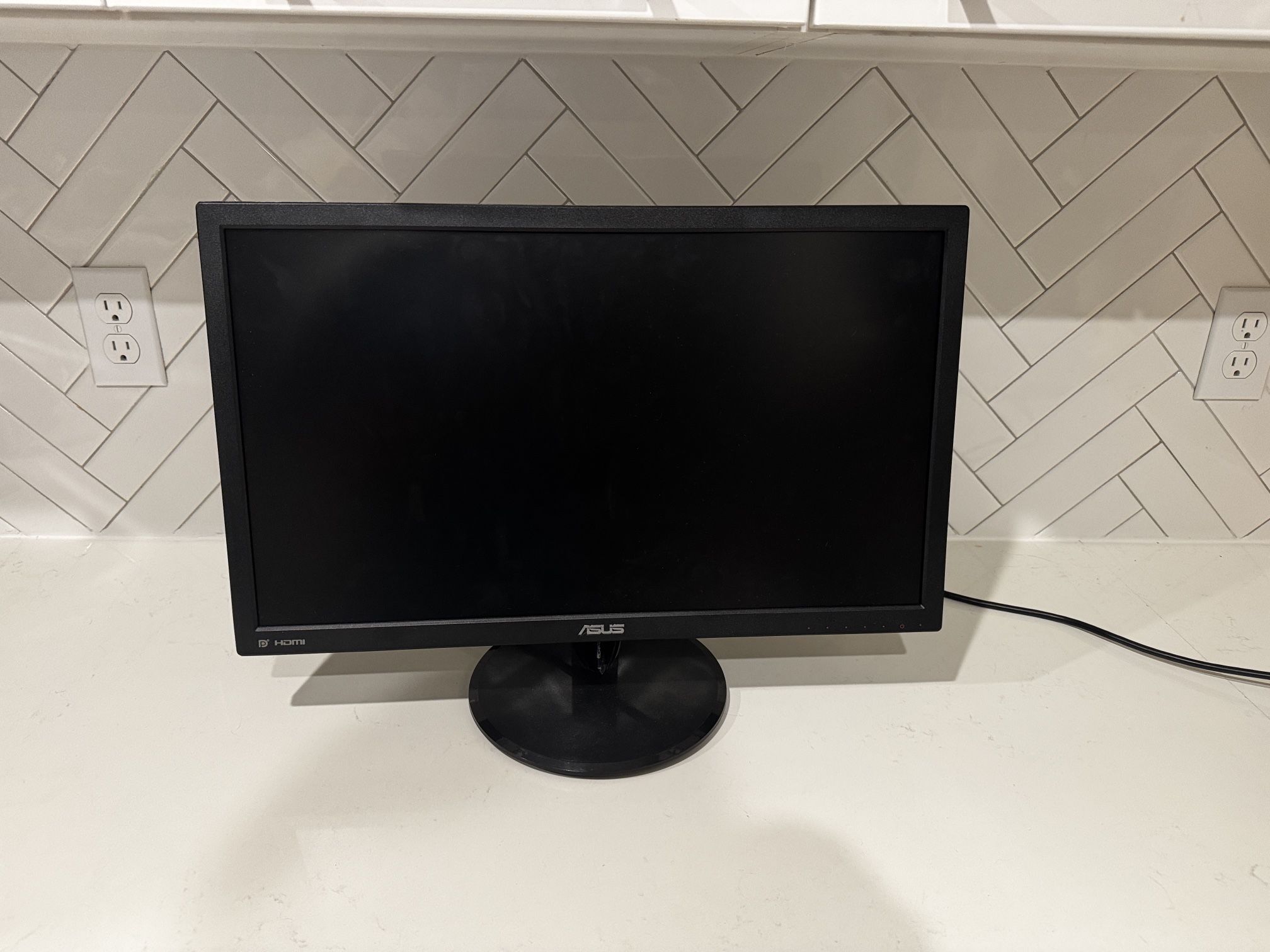Two Asus VP228QG 21.5inch Monitors